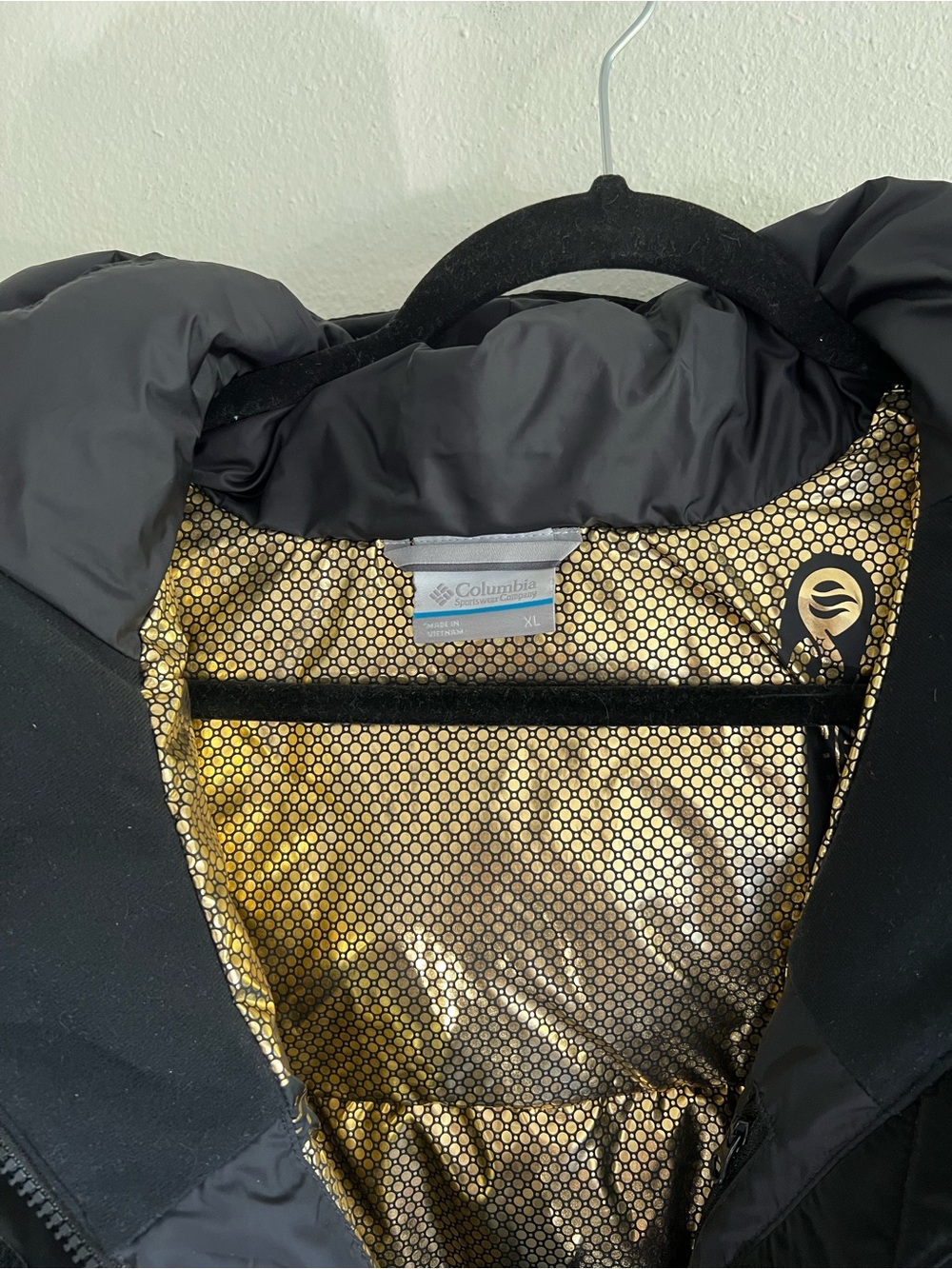 Columbia Black Bulo Point II Down Jacket - Picture 6 of 9
